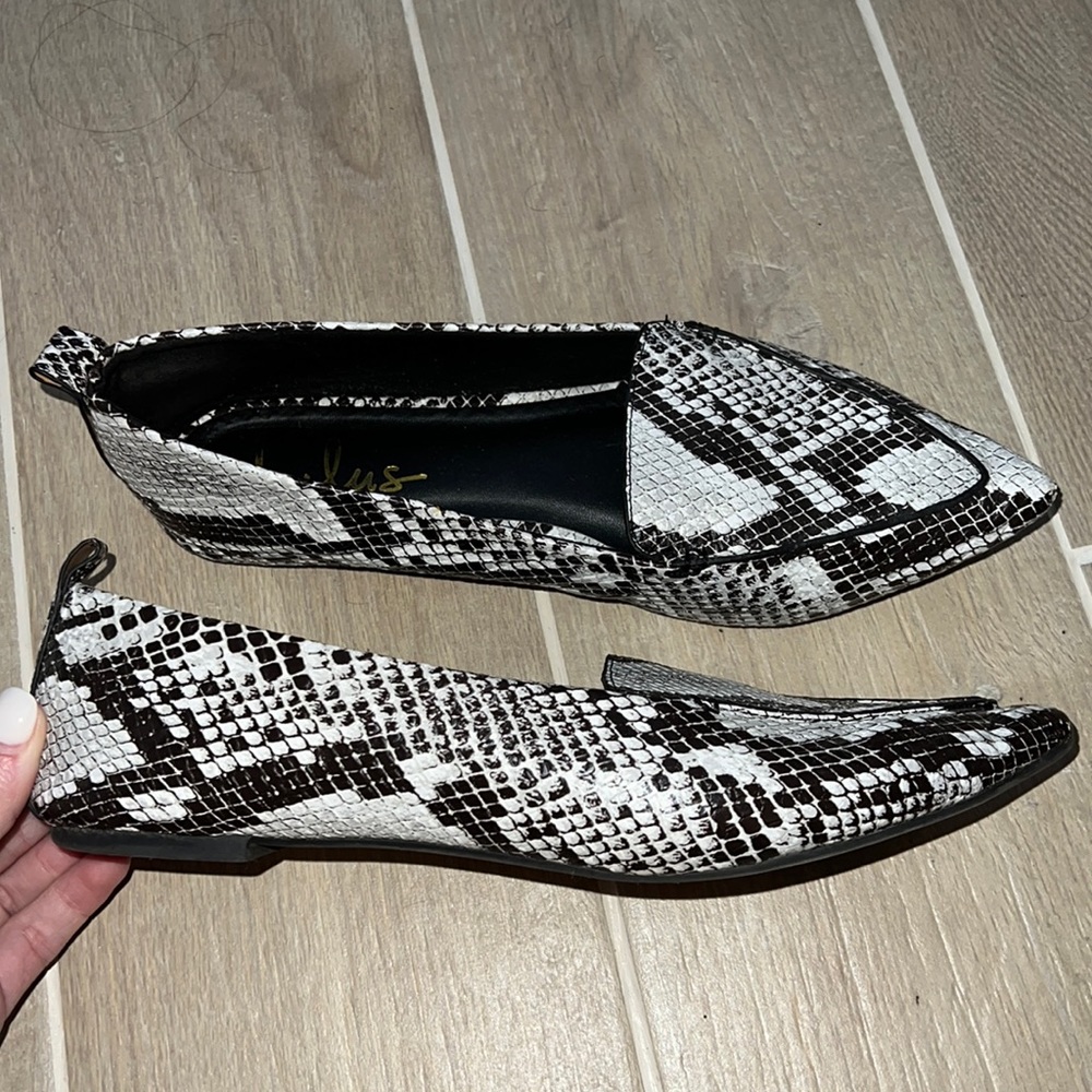 Lulus snake print flats